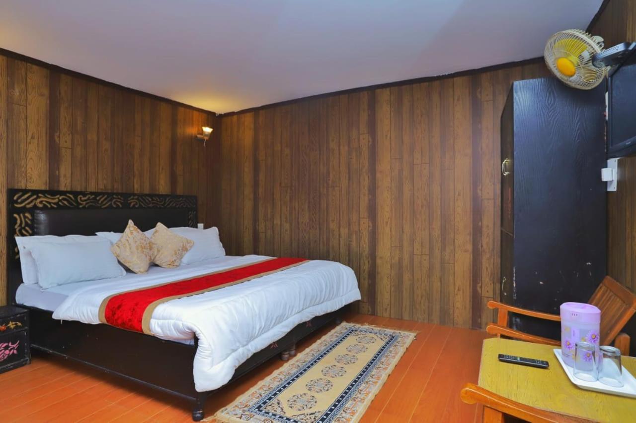 Villa Grey Moustache 4Bhk Manāli Exterior foto