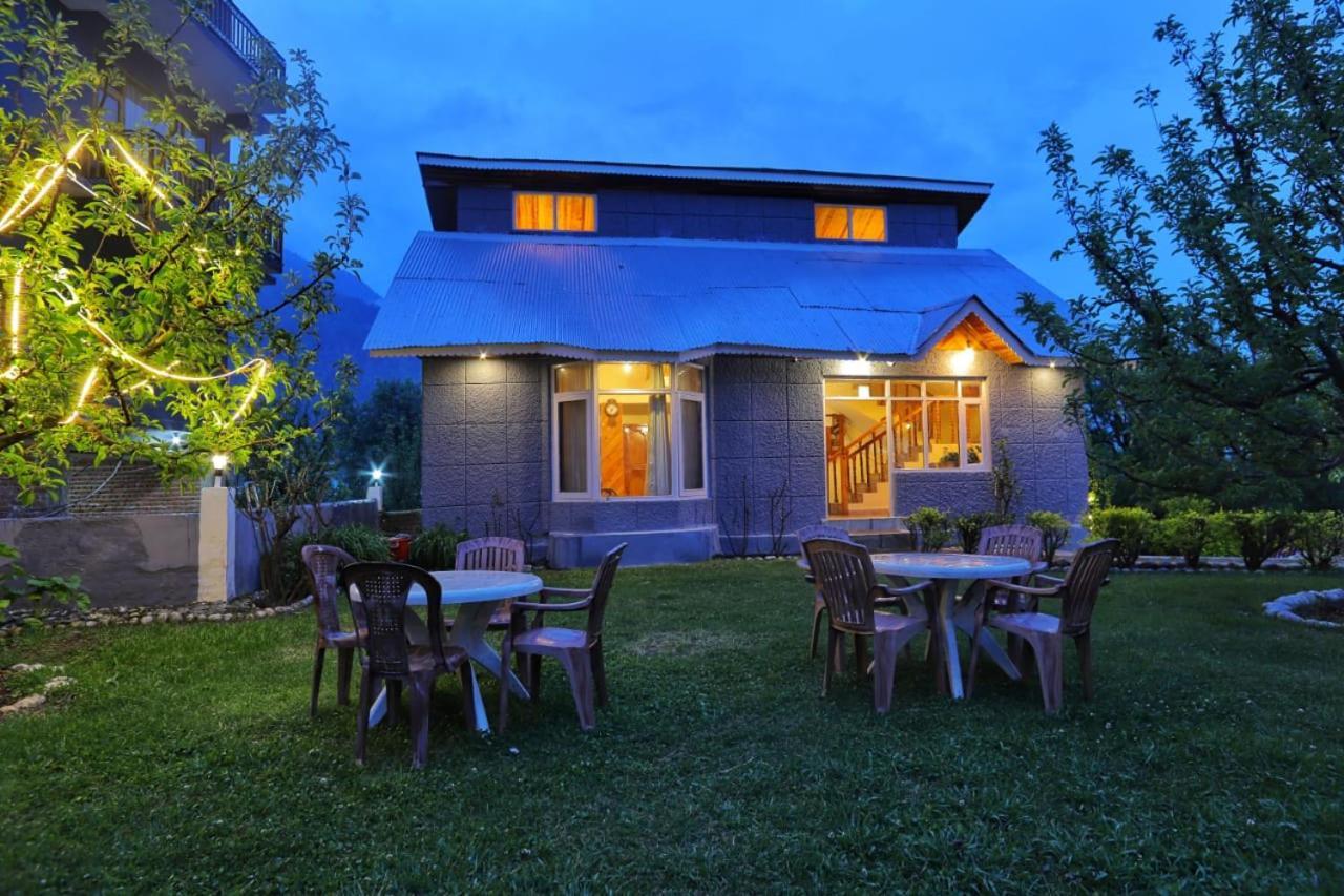 Villa Grey Moustache 4Bhk Manāli Exterior foto